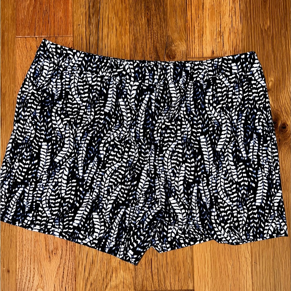 Black and White Patterned Women's Shorts